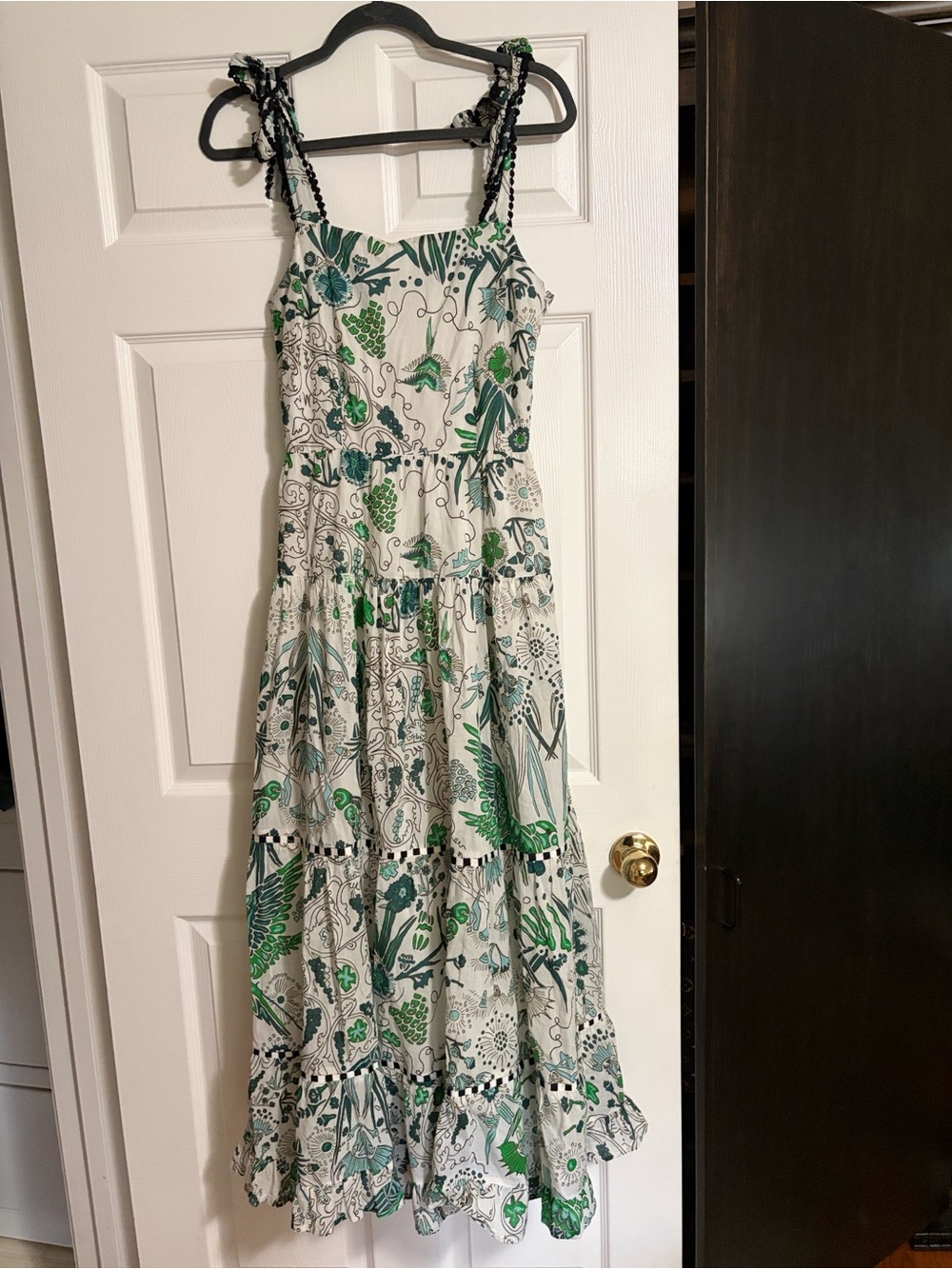 Vero Alfie Green and White Floral Tiered Max Fully Lined 100% cotton